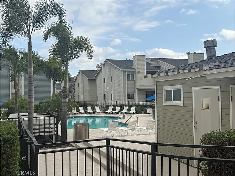 777 S Citrus Ave — Photo 8