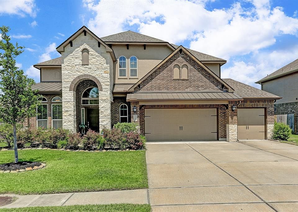 1st image of 743 Somerset Landing Ln