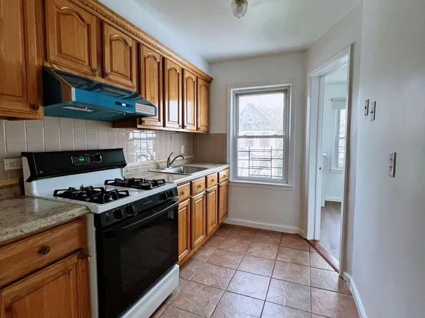 91-21 79th St, Woodhaven, NY 11421