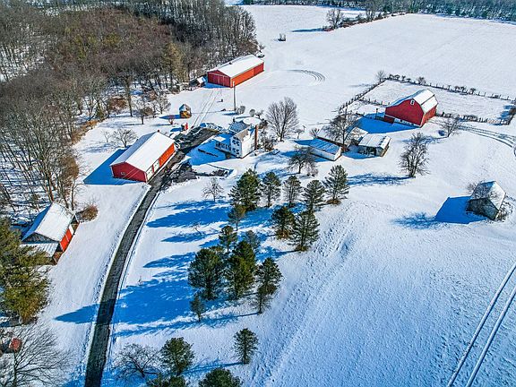 4th image of 631 Smith Hill Rd