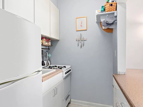 3rd image of 444 E 87th St APT 6E