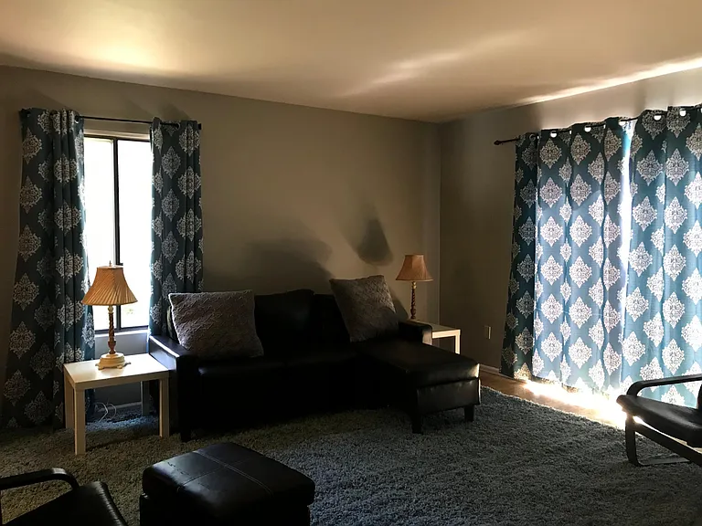 2426 S High St — Photo 32