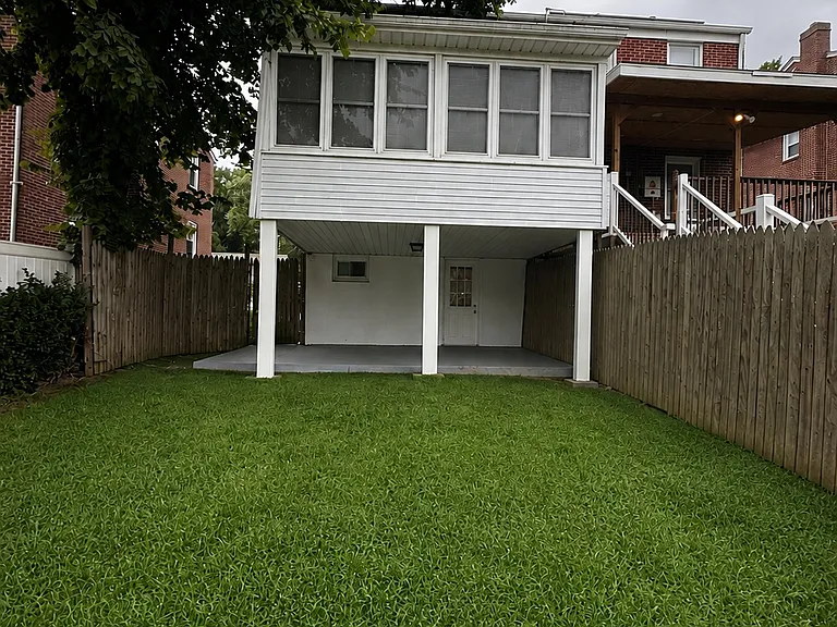 3225 Woodring Ave — Photo 10
