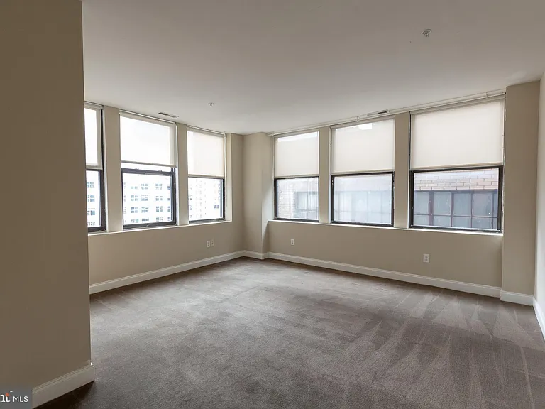 220-2 S 16th St #402 — Photo 35
