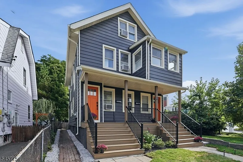 3 bed, 1.0 bath, $3,475 — Photo 2
