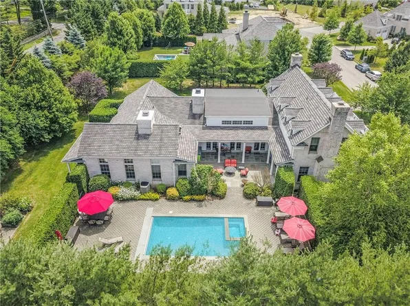 39 Cherry Lawn Boulevard, New Rochelle, NY 10804