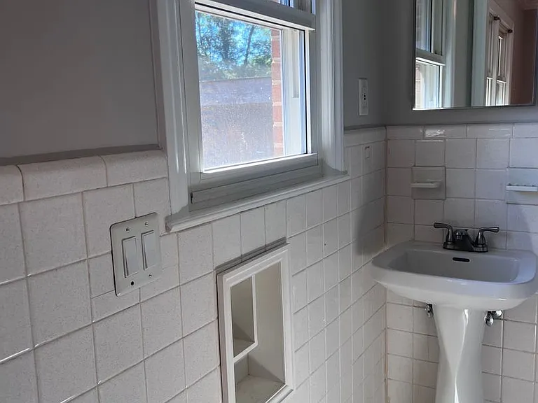 3610 Edgefield Rd — Photo 4