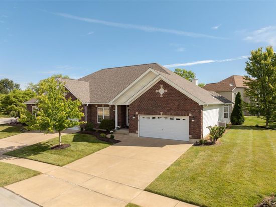 2404 Golden Bear Way, Wentzville, MO 63385