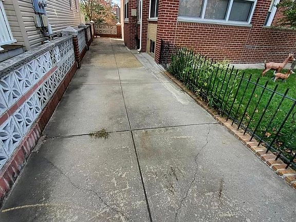 3rd image of 1019 Wilcox Ave