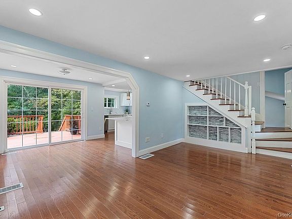 3rd image of 58 Whippoorwill Road E