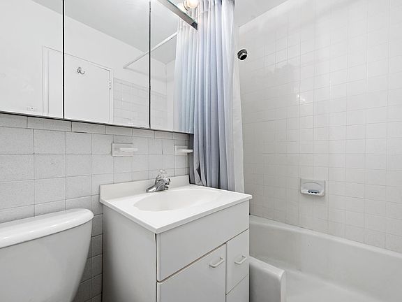 5th image of 444 E 75th St #14DE