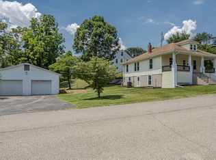 221 N Poplar St, Vinton, VA 24179