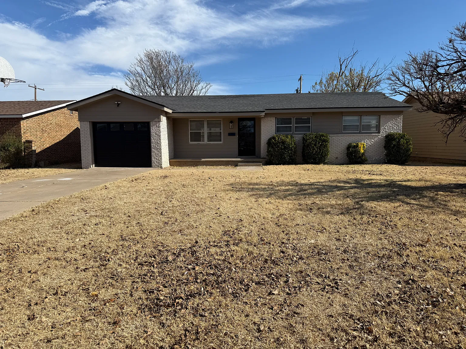 3 bed, 1.5 bath, 1390 sqft, $1,600 — Photo 1