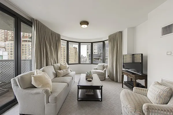 Sold by Nest Seekers International | media 27