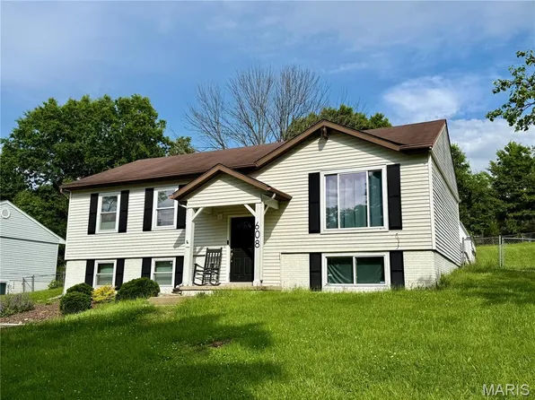 608 Williams Dr, Eureka, MO 63025