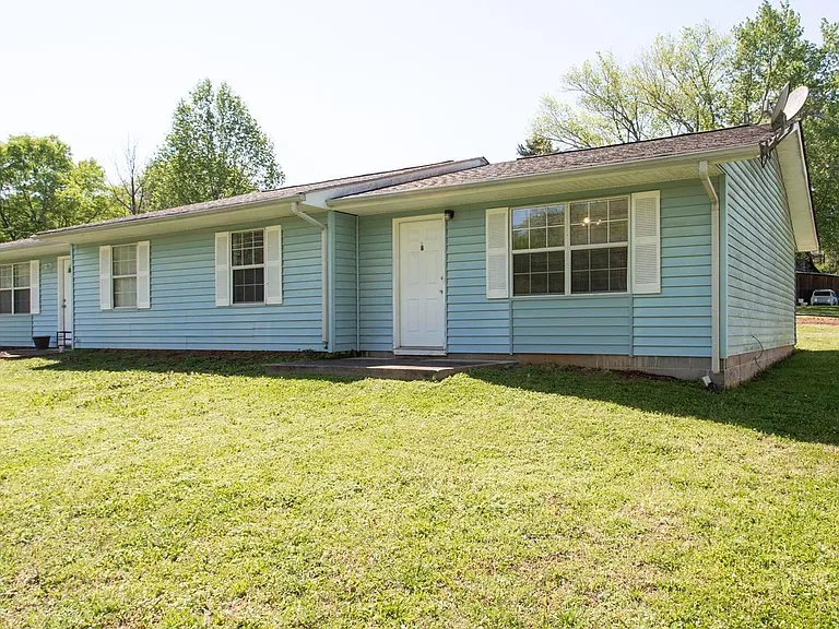 5571 Tallant Rd #B — Photo 2