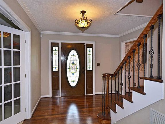 3rd image of 15019 Collier Dr SE