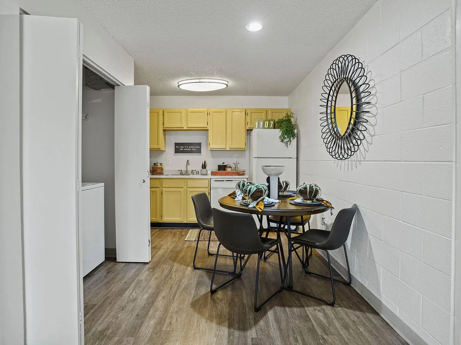 Phoenix Apts. — Photo 1