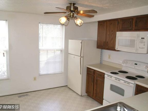 4th image of 6009 Sweet Pea Ct
