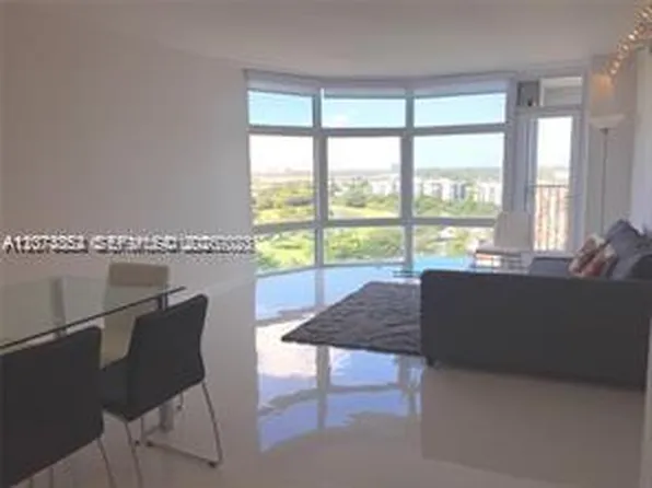 3375 N Country Club Dr, Aventura, FL