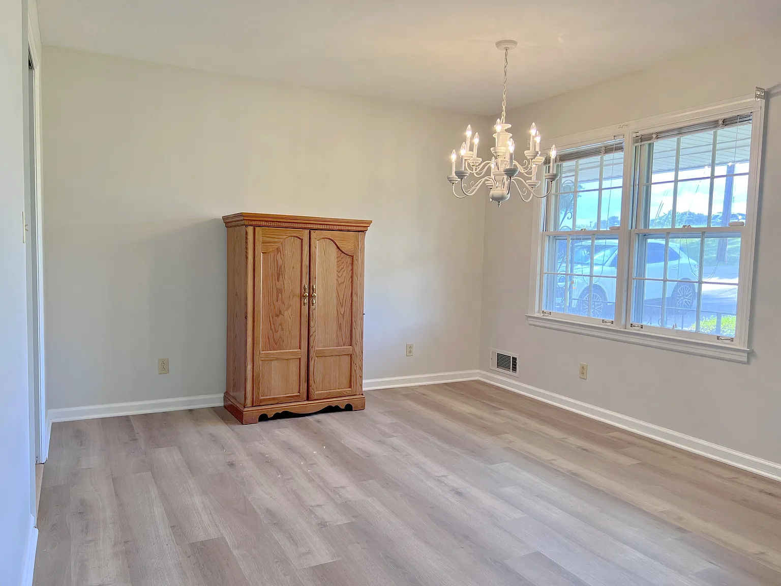 3 bed, 1850 sqft, $1,935 — Photo 3