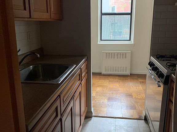 5th image of 793 McLean Ave APT 1G