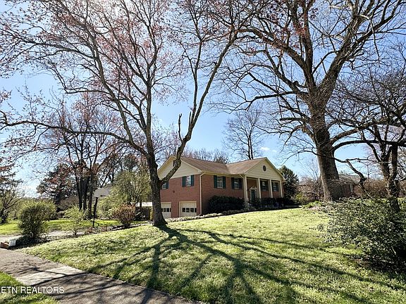 2nd image of 234 W Heritage Dr