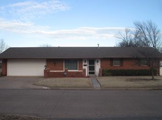 1101 Canary Ln, Enid, OK 73703