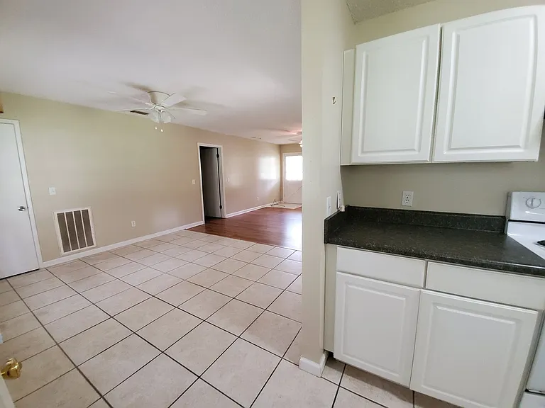 105 Springdale Rd — Photo 6