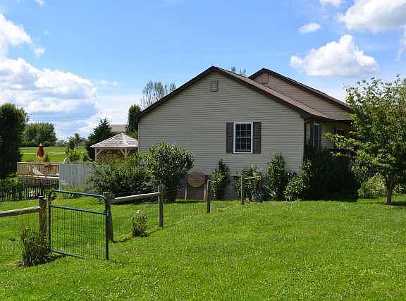 4th image of 343 Persinger Ln