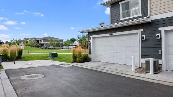 3rd image of 1822 W Irini Ln