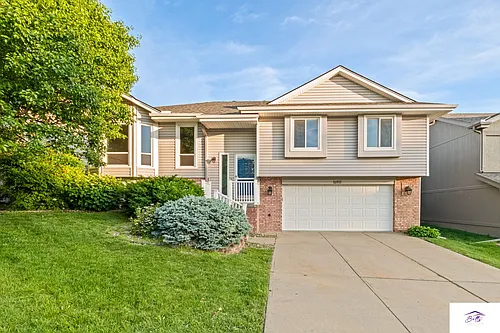 16911 N Cir Photo 1 16911 N Cir Photo 1