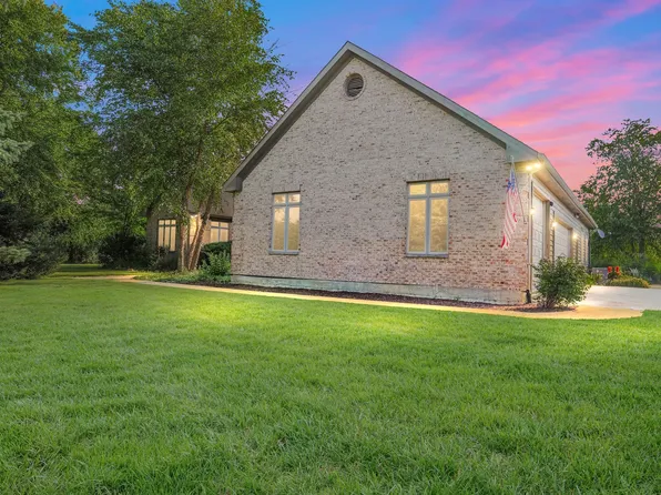 1N845 Killarney Ct, Elburn, IL 60119