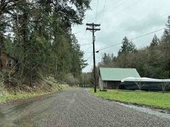 Exterior Neighborhood (street photo)