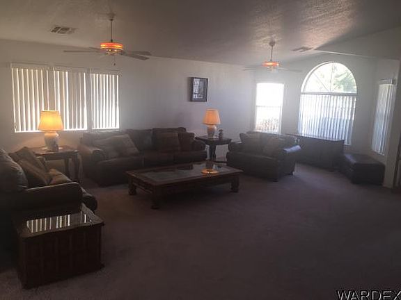 5th image of 2000 E Desert Lakes Dr