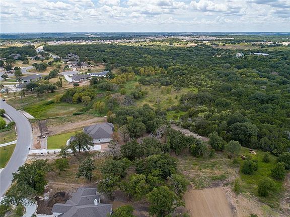5th image of 325 Creek Crossing Dr