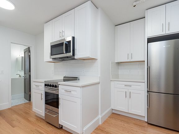 3rd image of 153 Park Dr #2