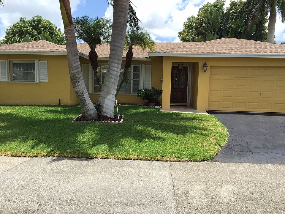 1st image of 7612 NW 72nd Ave