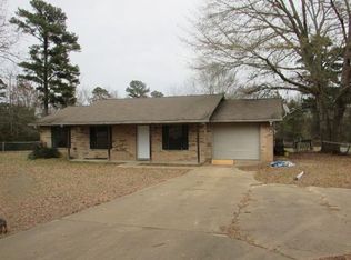 221 Pine Ridge Rd, Gladewater, TX 75647