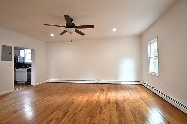 Rented by Voro, LLC | media 29