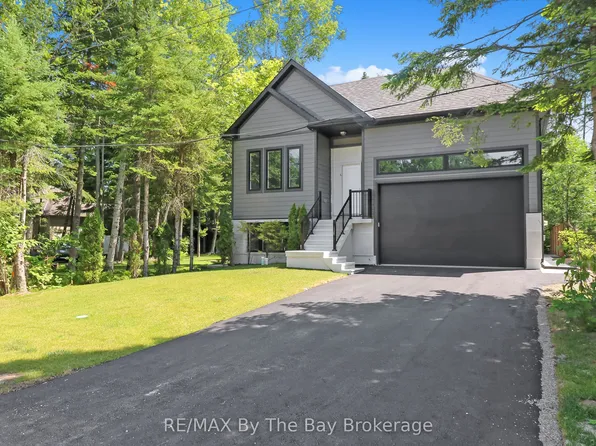 35 48th St N, Wasaga Beach, ON L9Z 1Y3
