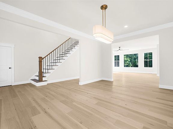 5th image of 2075 Flint Hill Rd