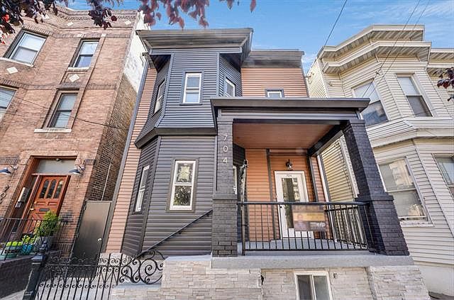 1st image of 704 Palisade Ave #B
