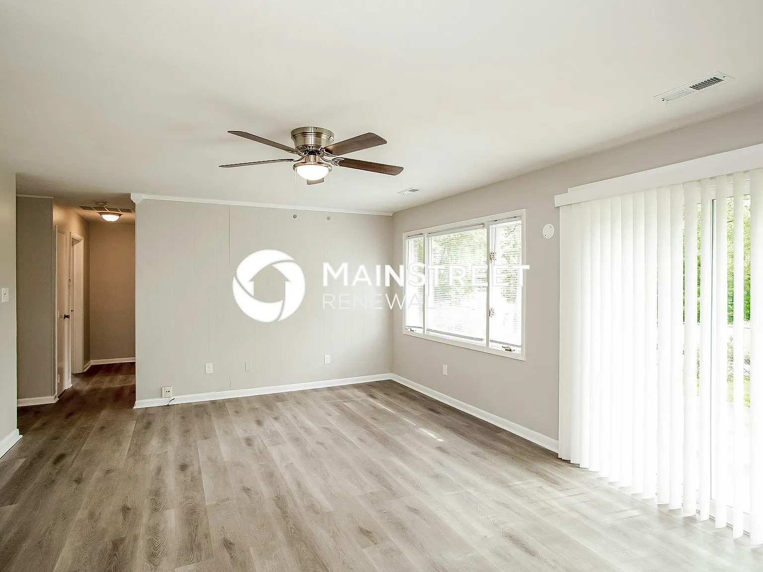 57 N Devon Ave — Photo 3