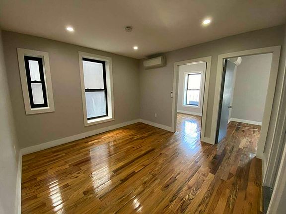 2nd image of 559 39th St #1R