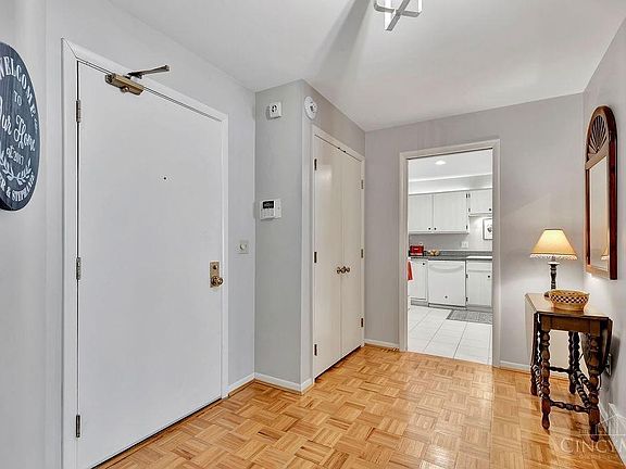 3rd image of 3543 Amberacres Dr Unit 308W