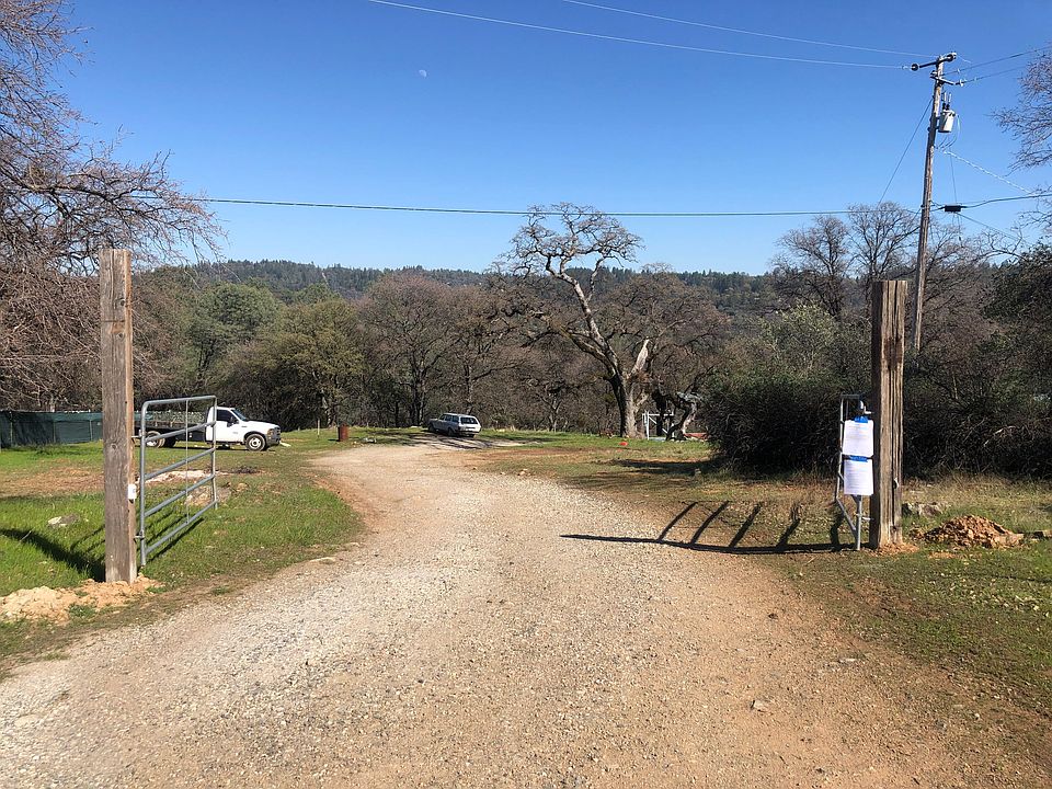 2nd image of 18221 Mountaintop Ln