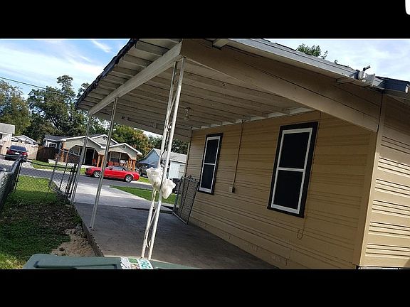 2nd image of 142 Hearne Ave