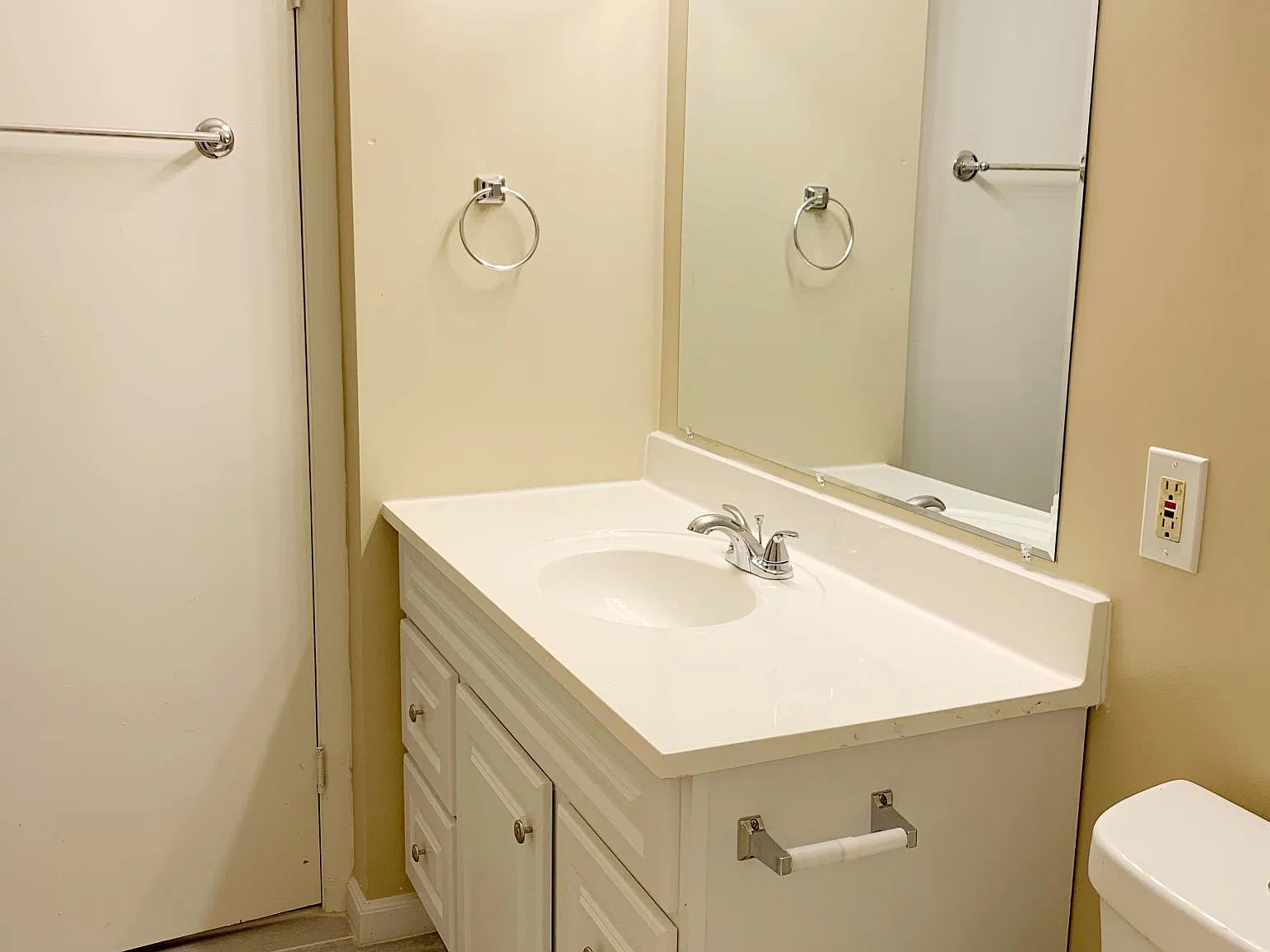 7316 Rockridge Rd — Photo 2