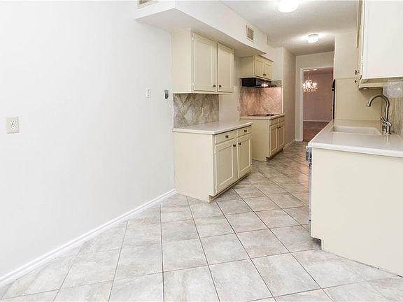 5th image of 3002 Mahanna Springs Dr APT C